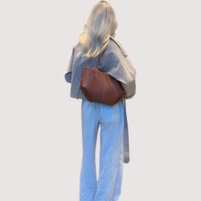 Mila™ | Kott külgkoosolekuga